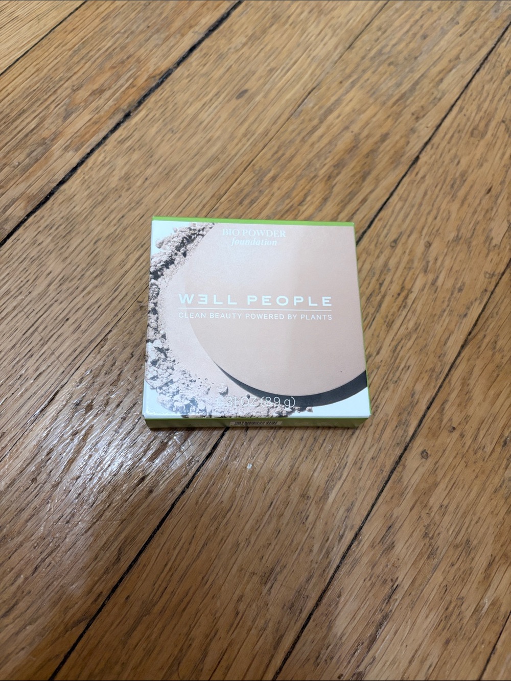 W3ll People Beige Compact Bio Powder Foundation color 2W